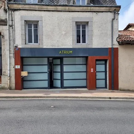 L'atrium * Piégut-Pluviers